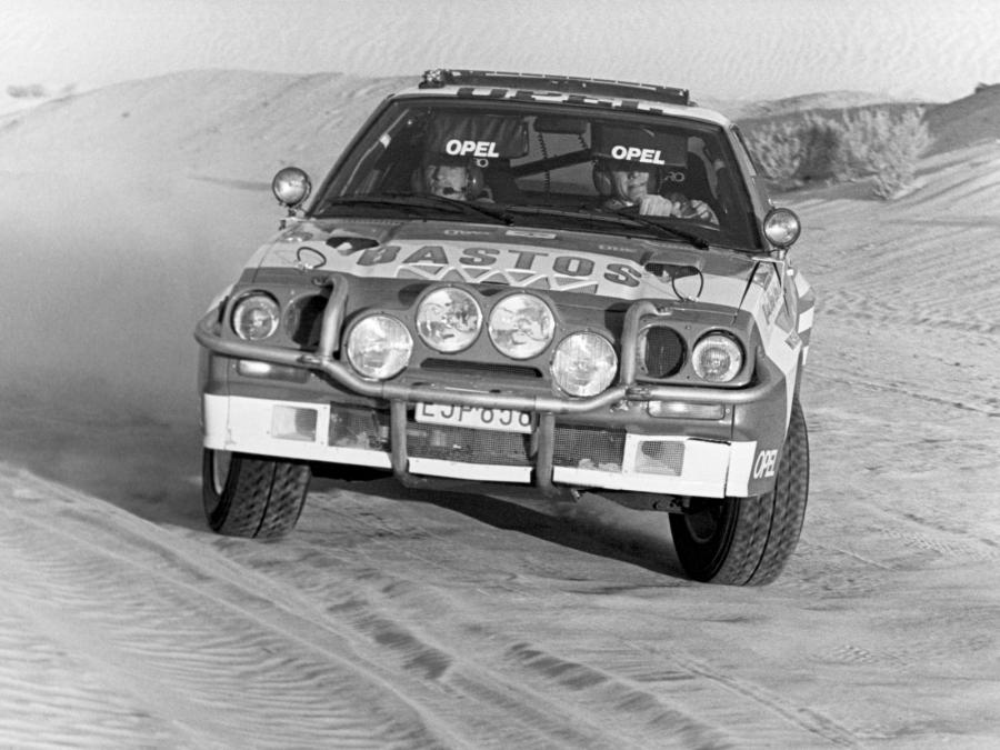  Opel Manta 400 Group B Rally Car 1981 года  (фото 12 из 12)